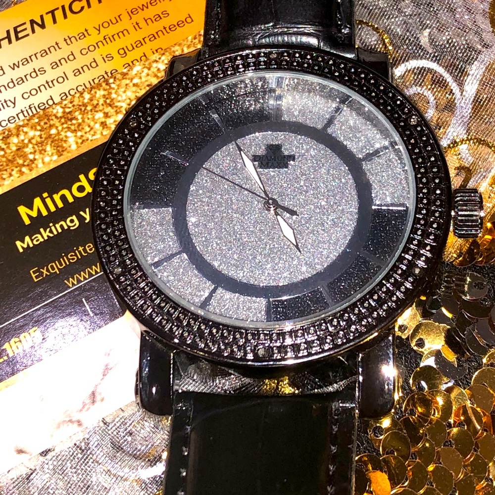 Real diamond men Watch not CZ not Moissanite also has a real snake skin band